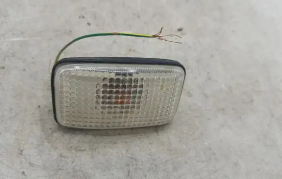 Volkswagen PASSAT B5 Front fender indicator light NOCODE