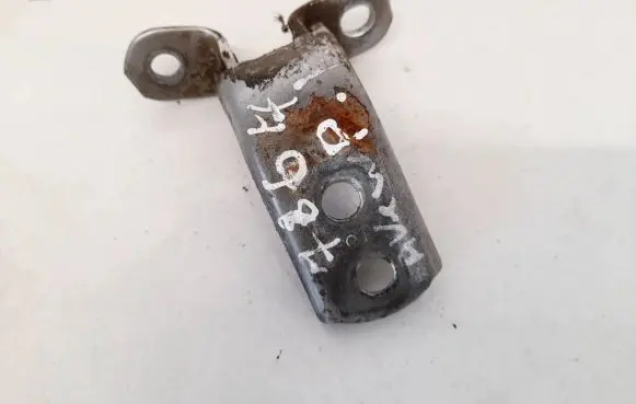 Toyota Avensis T220 Front door upper hinge