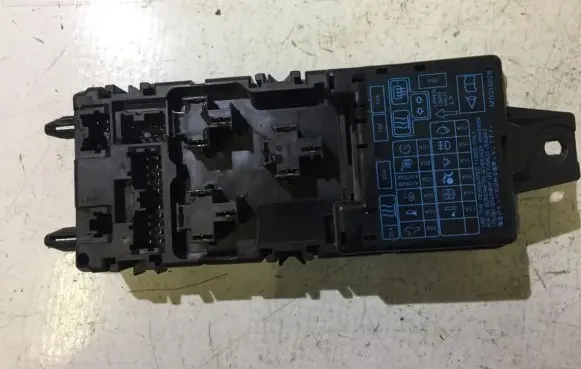 Mitsubishi Carisma Fuse box set mr318828