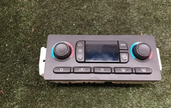 Chevrolet Tahoe Climate control unit 15137655