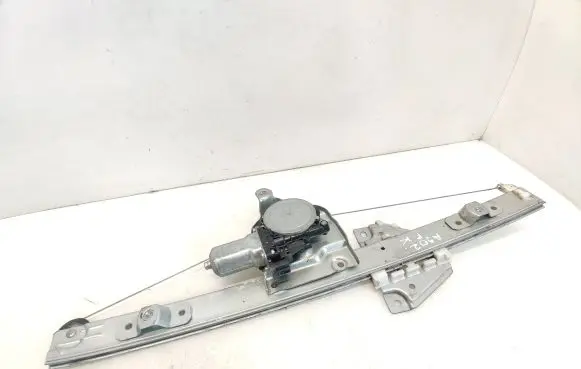 Suzuki Grand Vitara II Front door window regulator with motor 8346065J00 2621003530