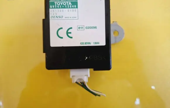 Toyota Corolla Verso E121 Door central lock control unit/module 89741-13040
