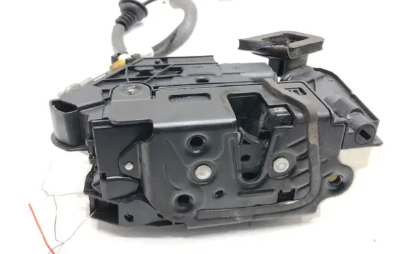 Skoda Octavia Mk3 (5E) Front door lock 5E1837016A