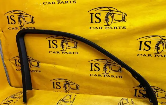 Mercedes-Benz GL X166 Front door glass trim molding A1667270178