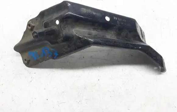 Seat Leon (1P) Fender mounting bracket 1P0821135