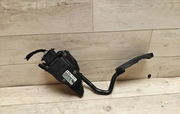 Seat Alhambra (Mk1) Accelerator throttle pedal 6PV00777003 7M1721603A 98VW9F836AB
