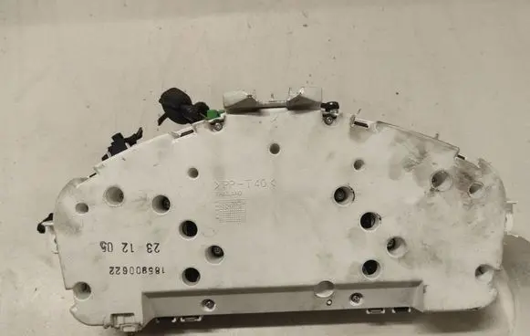 Volvo S40 Speedometer (instrument cluster) 30710071 8697035 30728648