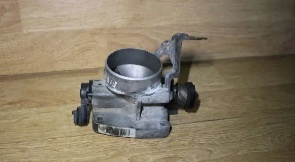 Ford Fiesta Throttle valve 988F9B989