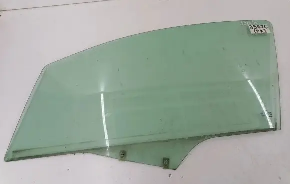 Peugeot 207 Front door window/glass (coupe) 