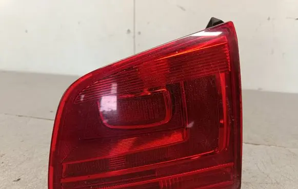 Volkswagen Tiguan Tailgate rear/tail lights