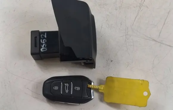 Citroen DS5 Ignition lock 9676483677