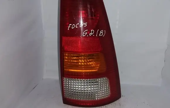 Ford Focus Rear/tail lights XS4X13N004EL