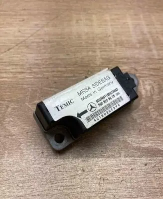 Mercedes-Benz E W210 Airbag deployment crash/impact sensor 0008209926