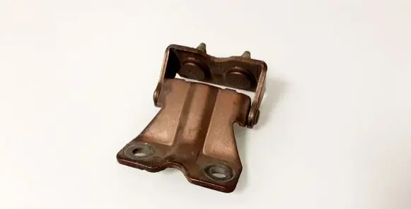 Subaru Outback Tailgate/trunk/boot hinge