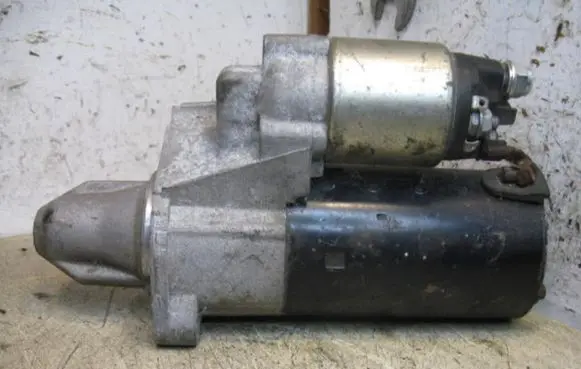 Mercedes-Benz E W210 Starter motor BOSCH1005821904 32I28I BOSCH1005831414