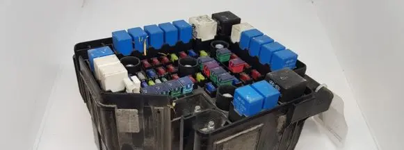 Hyundai Santa Fe Fuse module 919502B100