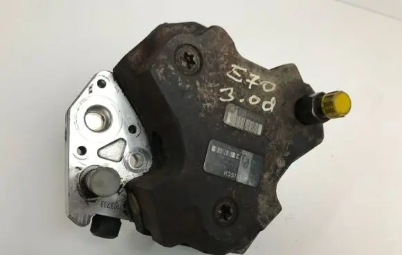 BMW X5 E70 Fuel injection high pressure pump 7798333 932125 18893217