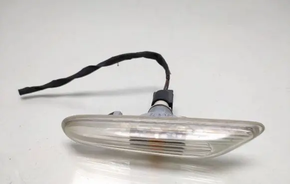 BMW 5 E60 E61 Front fender indicator light 7165742