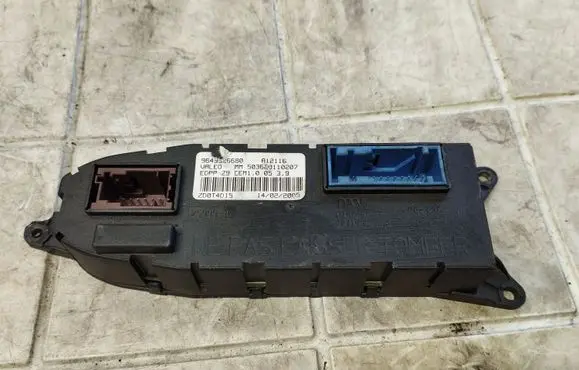 Peugeot 607 Door control unit/module 9649926680 MM503620110207