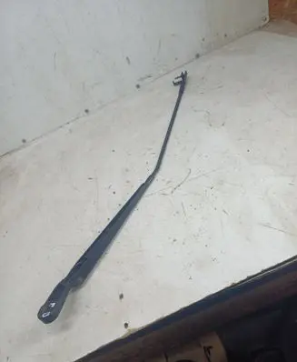 Front wiper blade arm