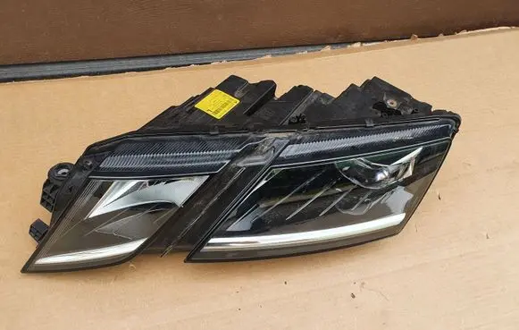 Skoda Octavia Mk3 (5E) Headlight/headlamp 5E1941015D
