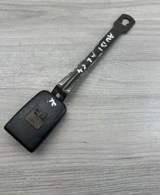 Audi A6 S6 C4 4A Front seatbelt buckle 4A0857755