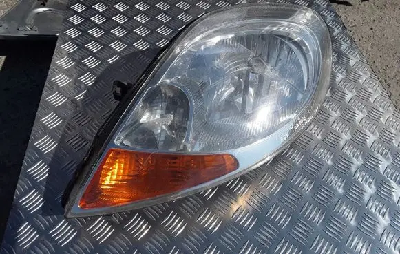 Renault Trafic II (X83) Headlight/headlamp 8200701359