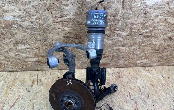 Mercedes-Benz E W213 Front wheel hub spindle knuckle A2133201501 A2133200701