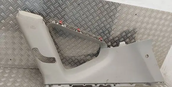 Trunk/boot side trim panel