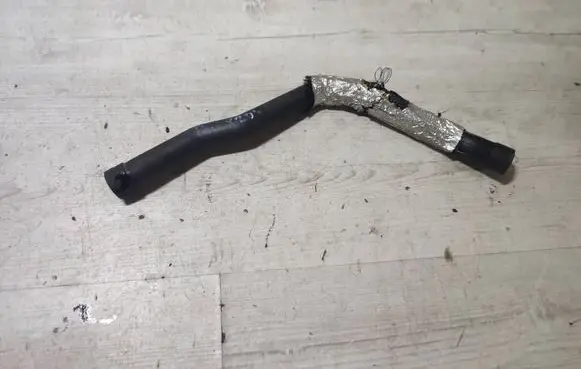 Mercedes-Benz GLK (X204) Breather hose/pipe A6510101282