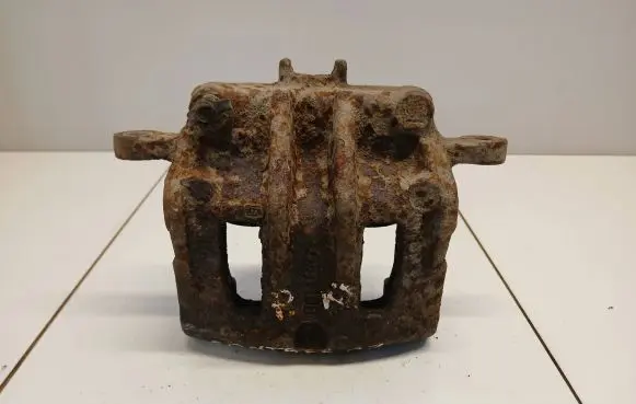 Hyundai Santa Fe Front brake caliper