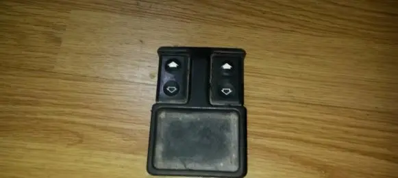 BMW 5 E34 Electric window control switch 1374491