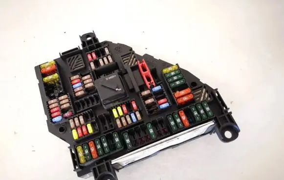 BMW 5 GT F07 Fuse box set 925281301 3-1703345-1