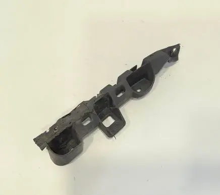 Volkswagen PASSAT B7 Front bumper mounting bracket