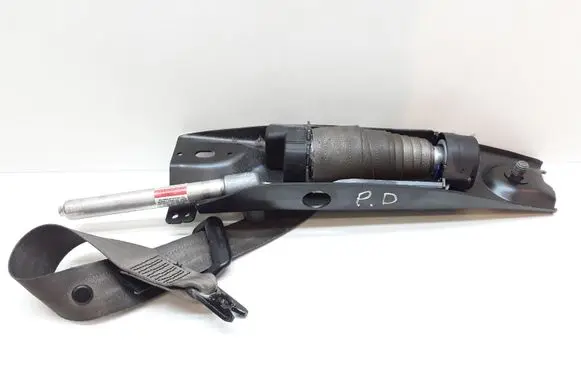 Volvo S80 Front seatbelt