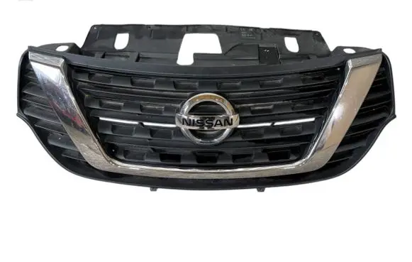 Nissan NV300 Front bumper upper radiator grill 623109057R