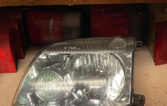 Nissan X-Trail T30 Headlight/headlamp 1682