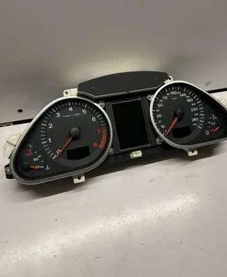 Audi A6 S6 C6 4F Speedometer (instrument cluster) 4F0920931E