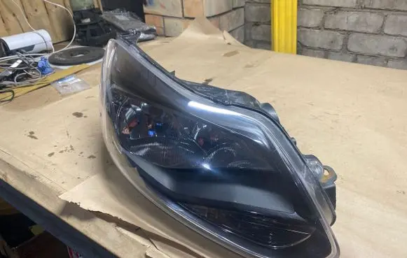 Ford Focus Headlight/headlamp 1090068 10091910 20C569B