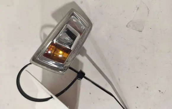 Opel Astra H Front fender indicator light T090025