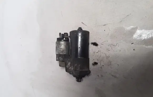 Volkswagen Golf IV Starter motor 001121028