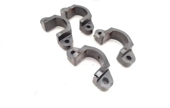 Mazda CX-7 Fuel Injector clamp holder 