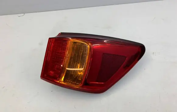 Lexus IS 220D-250-350 Rear/tail lights