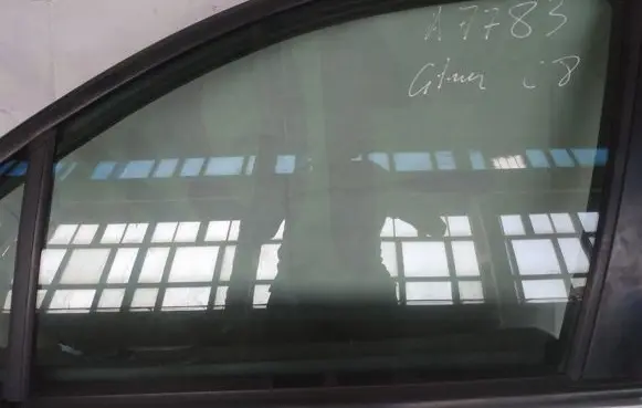 Citroen C8 Front door window glass four-door