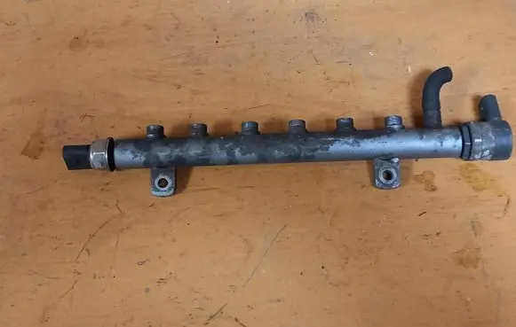 Volkswagen Crafter Fuel main line pipe 076130093A