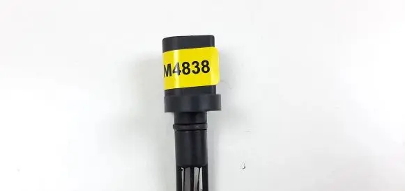 Volkswagen Golf V Intake air temperature sensor 068905379A M4838
