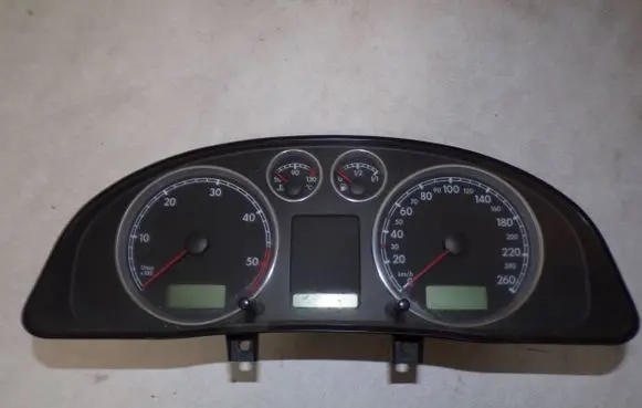 Volkswagen PASSAT B5.5 Speedometer (instrument cluster) 3B0920807G 290102233615 VWZ7Z0A4810001