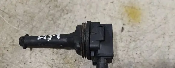 Volvo XC90 High voltage ignition coil 9125601 0221604001 03W071