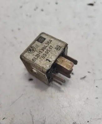 BMW 5 E34 Other relay 1384364