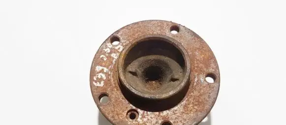 BMW 5 E39 Front wheel hub